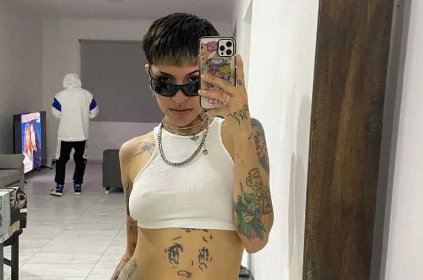 Cazzu tiradera a Belinda (18).jpg