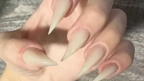 u&ntilde;as-therian-garras