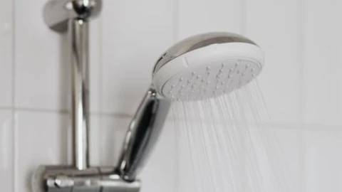 Bañarse con sustancias químicas. Esto sabemos.png