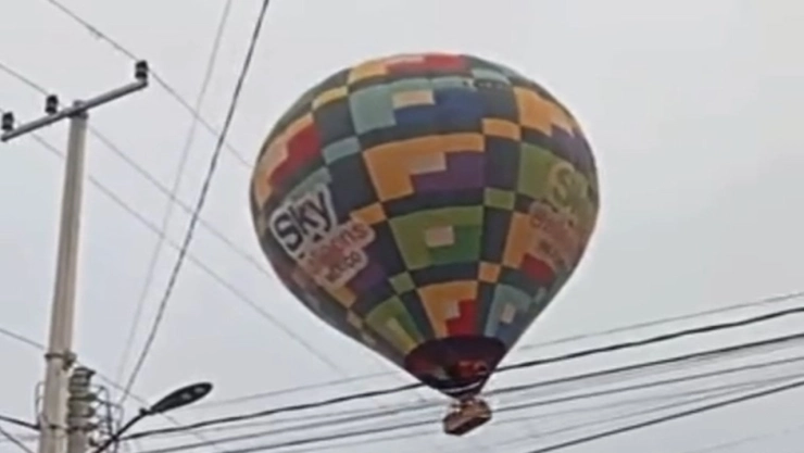 ¡Momentos de terror! Tres globos aerostáticos aterrizan de emergencia por mal clima en Acolman, Edomex