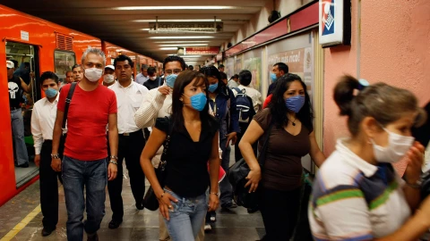 Usuarios del Metro CDMX reportan retrasos en Línea 1