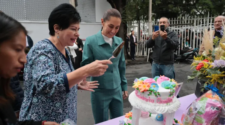 ¡De manteles largos! Claudia Sheinbaum cumple 62 años y así lo festeja