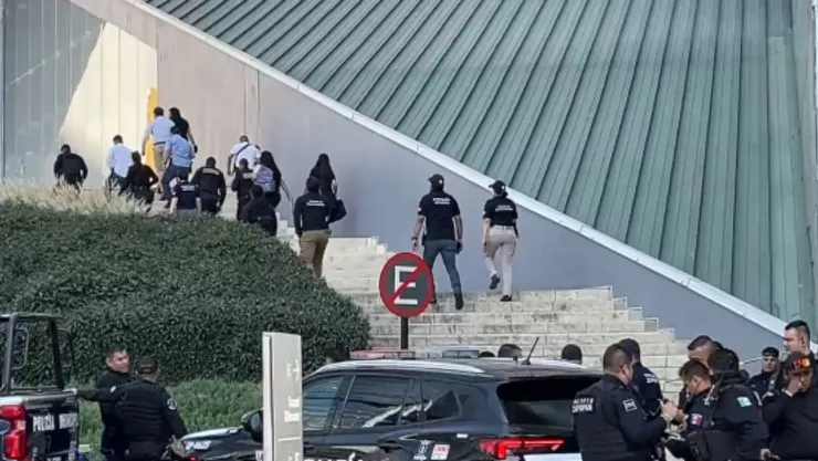 Balacera en plaza comercial de Jalisco deja 2 muertos