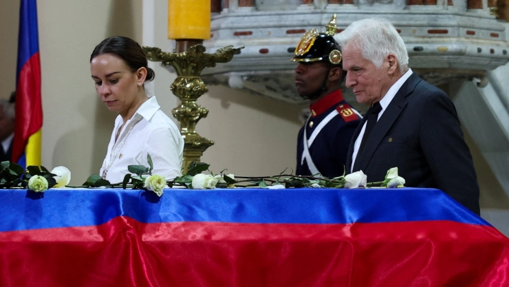 El Centro Democrático anunció que Miguel Uribe Londoño será precandidato presidencial en lugar de su hijo, Miguel Uribe Turbay, asesinado en Bogotá.