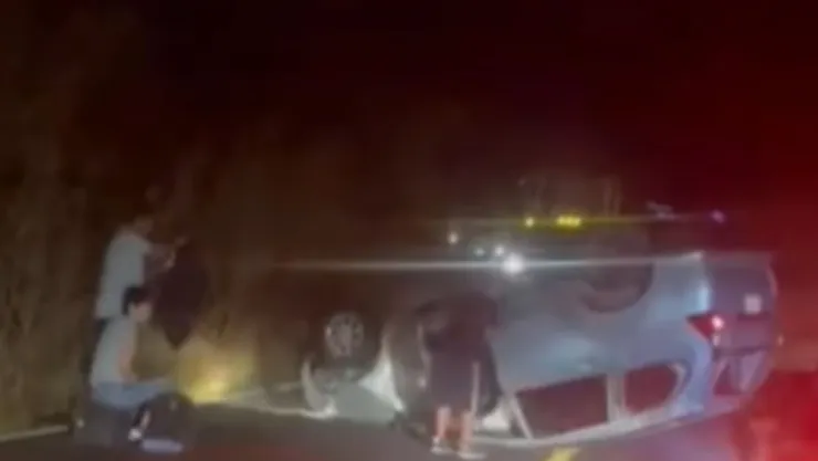 VIDEO FUERTE: Peregrinos resultaron heridos tras accidente y volcadura sobre la carretera Izúcar–Acatlán hoy; así quedó la zona