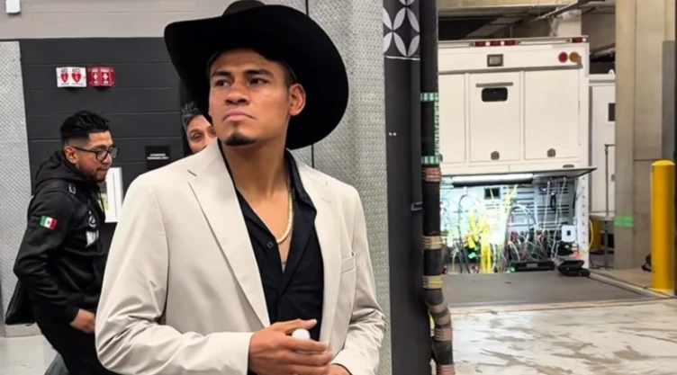 Vaquero Navarrete se llevó una fortuna a pesar de perder su pelea ante O’Shaquie Foster