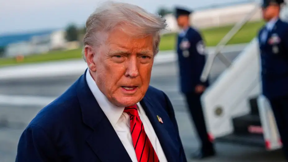 Donald Trump en el Aeropuerto Internacional Lehigh Valley.