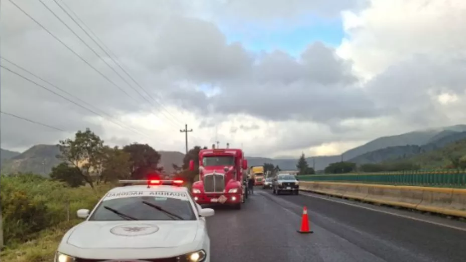 Caos y tráfico paralizado tras accidente en la carretera Puebla-Córdoba hoy: Hay cierre de carriles