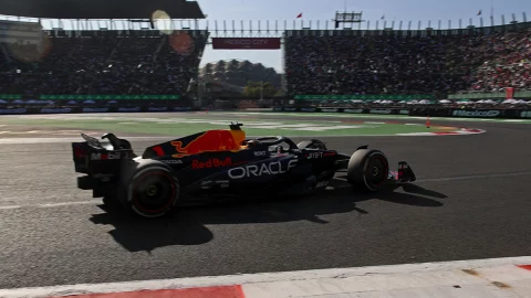 El Red Bull entrando al Foro Sol en el Gran Premio de México