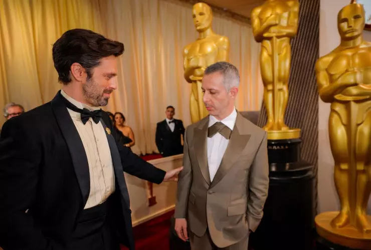 Sebastian Stan y Jeremy Strong