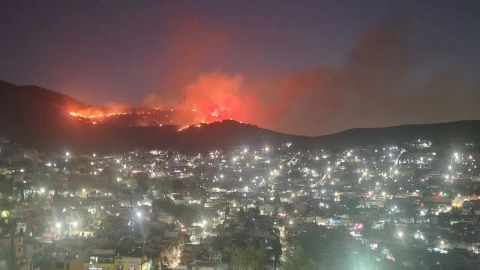 Un incendio en Tlalnepantla, Edomex, se registró en una zona de pastizales.
