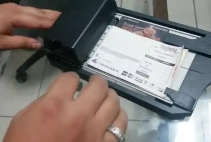 Balcaladera de tarjetas