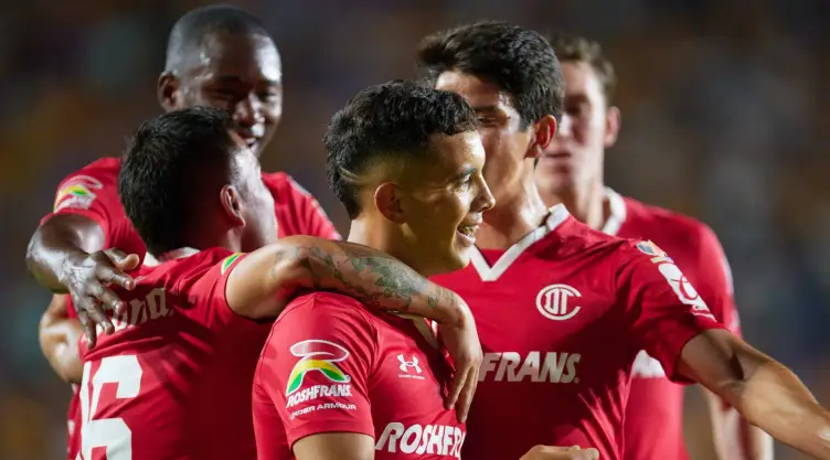 Leo Fernández refuerzo River Plate 2025 Toluca