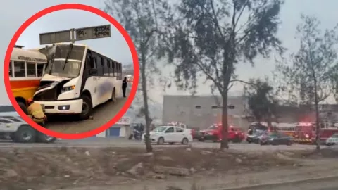 Choque vial en bulevar 2000 moviliza a Bomberos y Cruz Roja en Tijuana