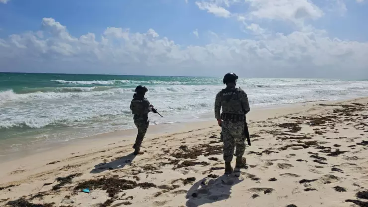 Marina asegura paquetes con posible cocaína en su interior en Playa del Carmen