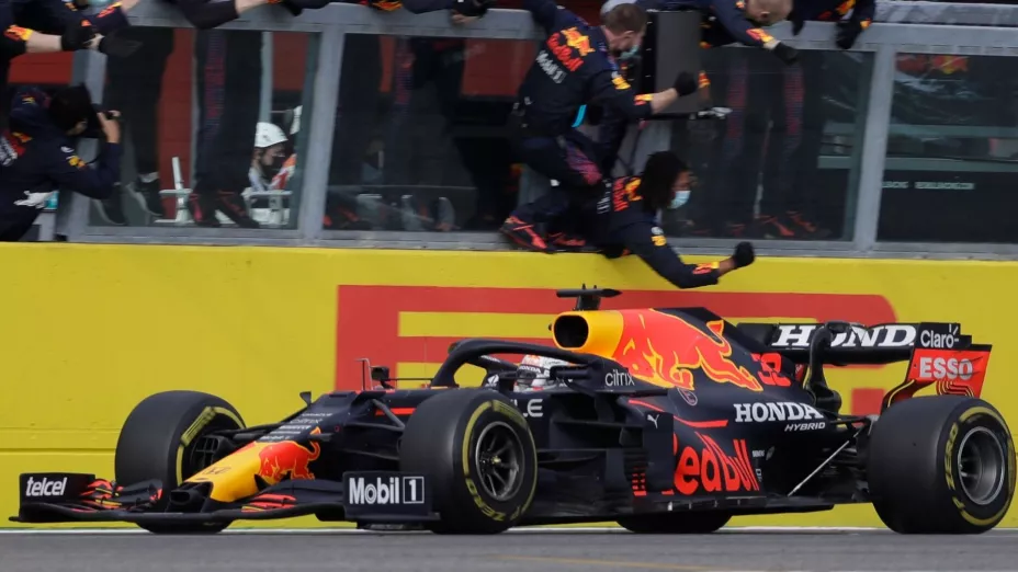 F1 Max Verstappen de Red Bull Gran Premio de Emilia Romagna en Imola, Italia, 18 de abril de 2021 AP Foto Luca Bruno.jpg