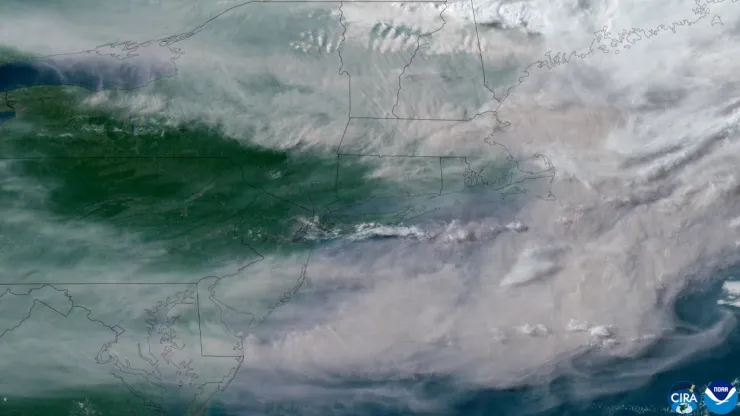 El humo de los incendios viaja y se ve desde satélites