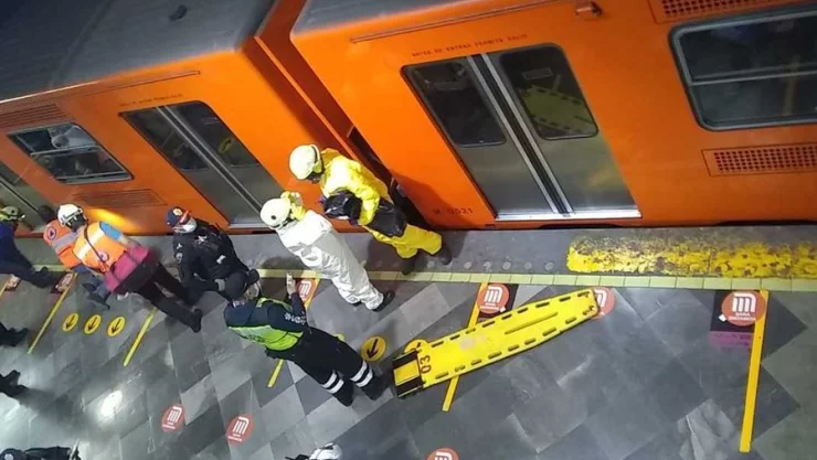 Usuario se arroja a las vías del Metro Chapultepec y pierde la vida