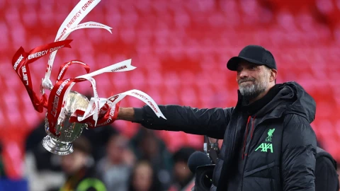 Jürgen Klopp gana la Carabao Cup