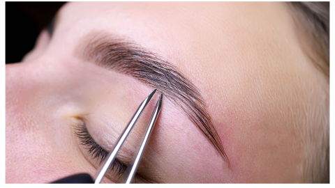 Maquillar cejas