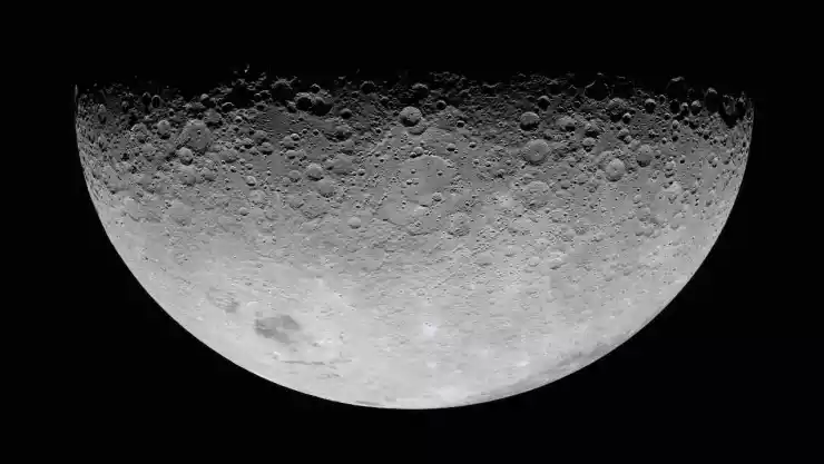 ¿De quién es la Luna?