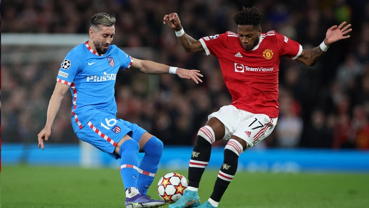 H&eacute;ctor Herrera ante el Manchester United