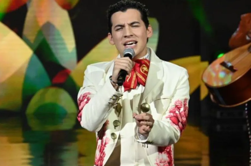 Mario Girón nos interpretó “Estos Celos” de Vicente Fernández, dejando a los críticos sorprendidos por su gran evolución.
Espinoza Paz comentó que le encantó el trabajo de Mario Girón a pesar de tener unos pequeños detalles en el vibrato de la canción y a la crítica Lola Cortés la dejó sin palabras.