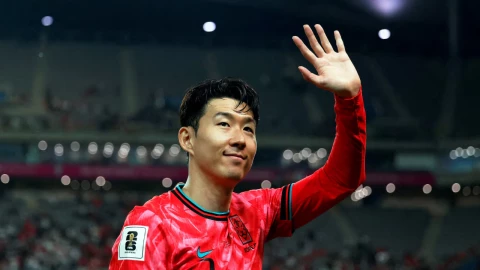 Heung-Min Son con Corea del Sur.png