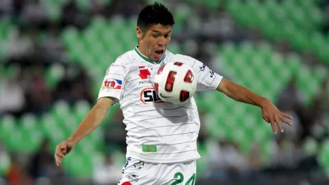 Oribe Peralta despuntó en Santos