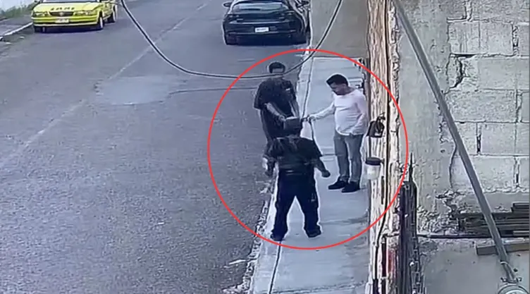 VIDEO: Captan el momento en que hampones asaltan en el centro de Querétaro