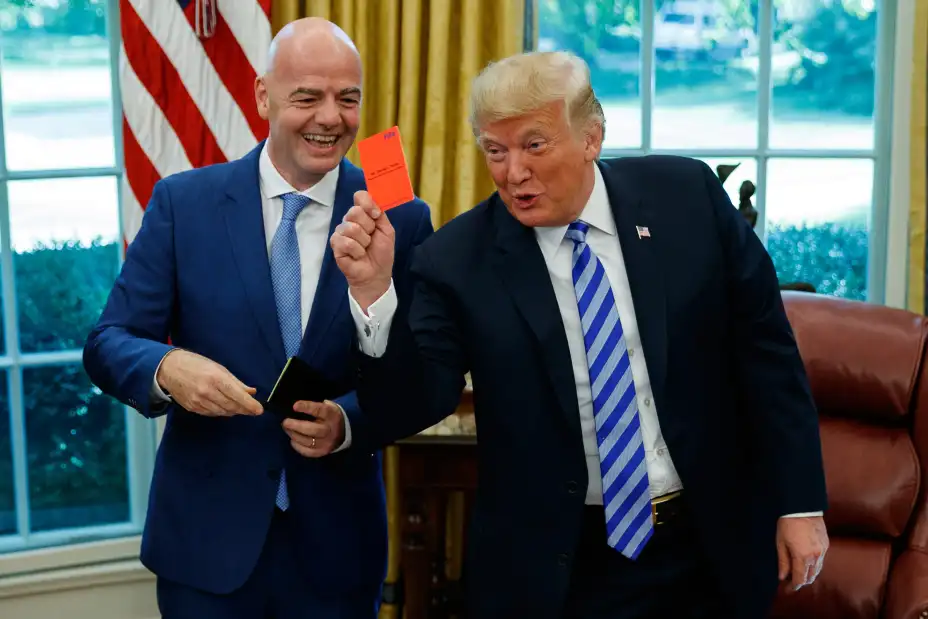 Donald Trump con Gianni Infantino en la Oficina Oval de la Casa Blanca