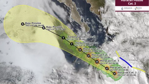 El huracán Flossie continúa fortaleciéndose en aguas del océano Pacífico