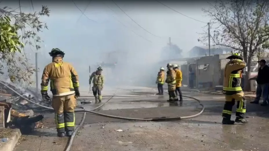 Reportan incendio en colonia 10 de mayo en Tijuana hoy lunes 11 de noviembre de 2024