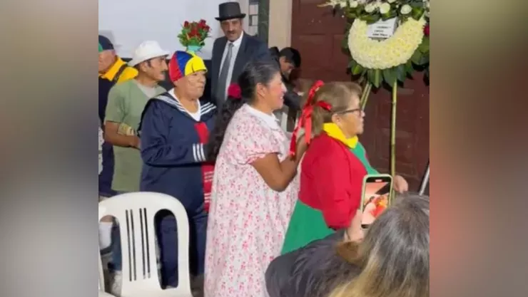Funeral del Chavo del 8 se hace viral; difunto era fan de Chespirito