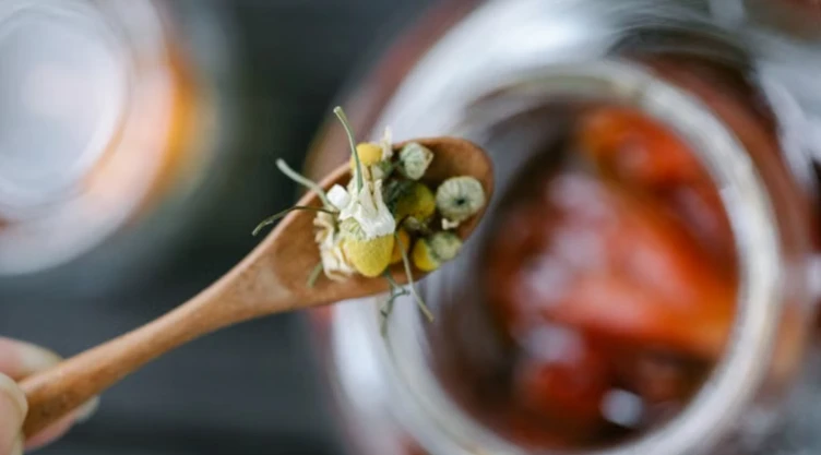 Mezclar manzanilla con jengibre para qué sirve y por qué se recomienda