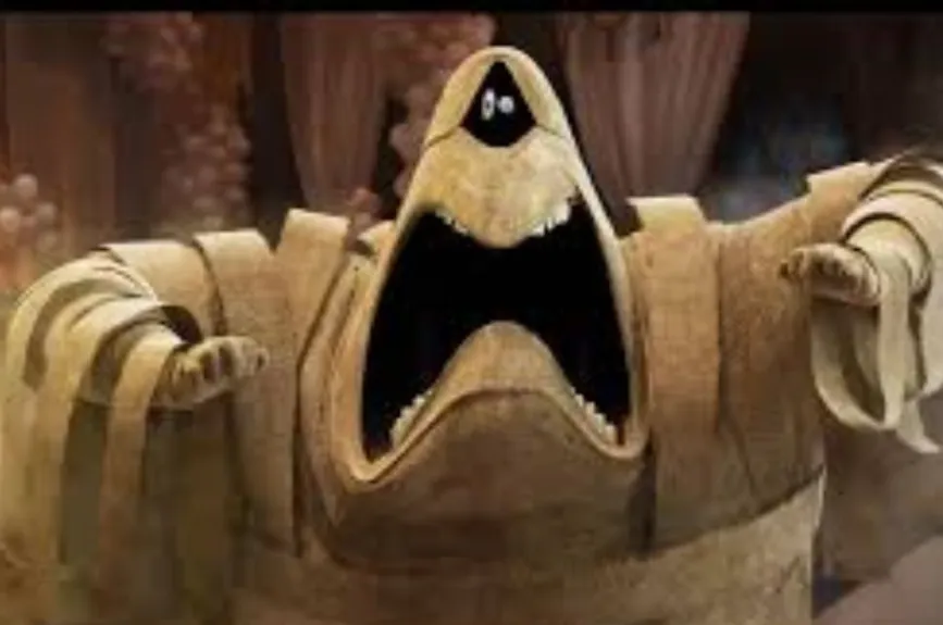 En Hotel Transylvania, la Momia es un personaje cómico y simpático, que es un poco olvidadizo y está más preocupado por disfrutar del hotel que por acechar a los humanos.
