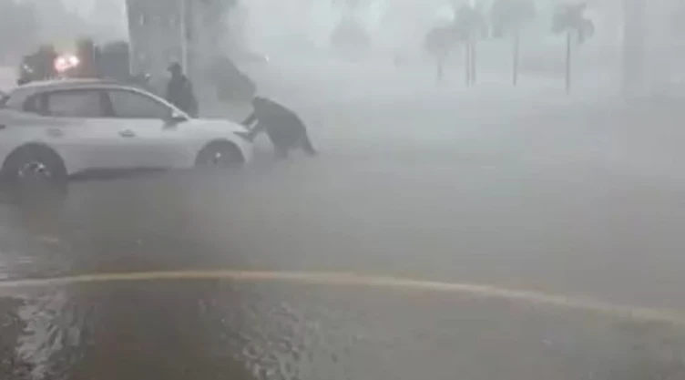 Fuertes lluvias e inundaciones en Acapulco provocan suspensión de rutas de transporte por tormenta _.jpg