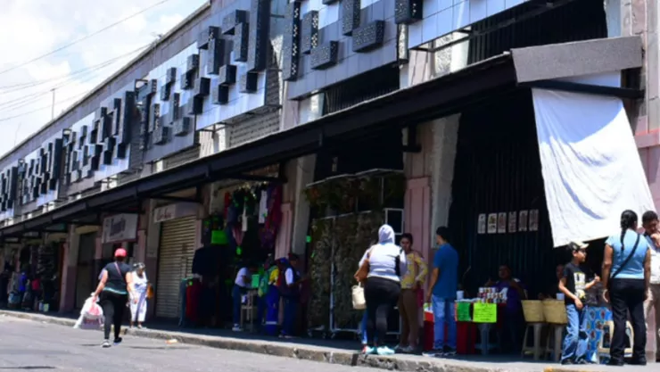 ¿Dónde están todos los mercados de Aguascalientes y cuáles están en el centro?
