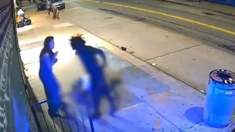 Revelan momento en que Ryan Carson, activista de Nueva York fue apuñaldo.jpg