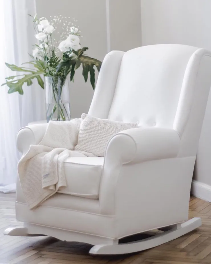 7 ideas para reemplazar los sillones tradicionales por opciones más aesthetic para tu sala