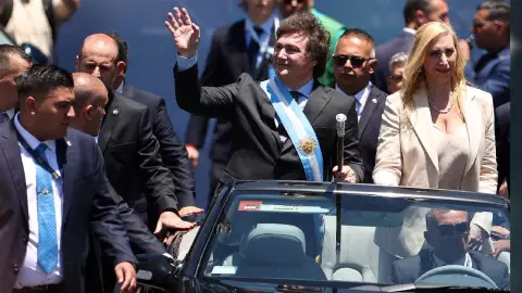 El ultraderechista Javier Milei juró como nuevo presidente de Argentina.