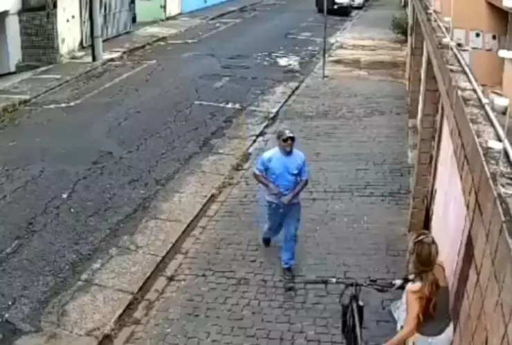 VIDEO_ Graban momento en que hombre mata a su exmujer tras firmar el divorcio.