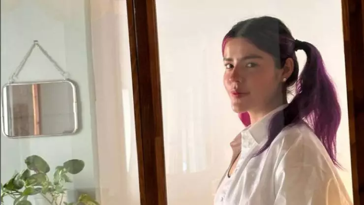 Él es el novio de Lesslie Polinesia, acusado de serle infiel con su exnovia a la influencer