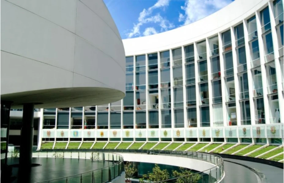 Senado edificio.jpg