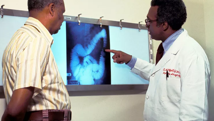 Científicos crearon un virus que mata el cáncer de colon y activa el sistema inmunológico