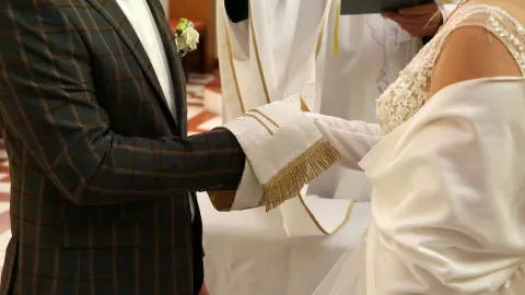 Carcel contra adultos que obliguen a menores a casarse