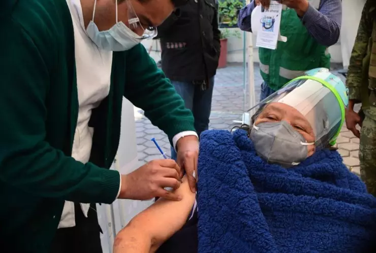 Edomex arranca vacunación COVID-19 masiva para rezagados