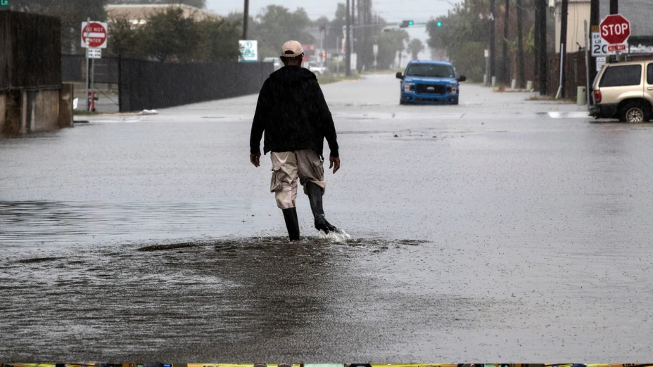 Calle inundada en Galveston, Texas