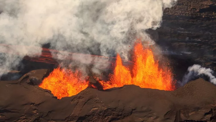 Video Nuevo volcán bebé se forma en Islandia