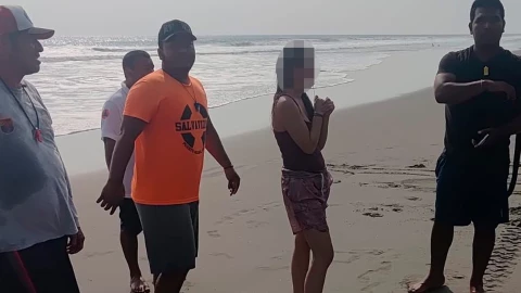 Turista corriente Puerto Arista